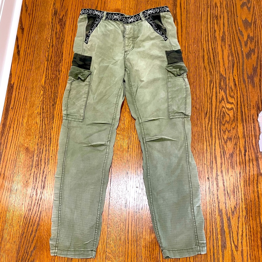 FreePeople light weight pants size 4 army green with camouflage